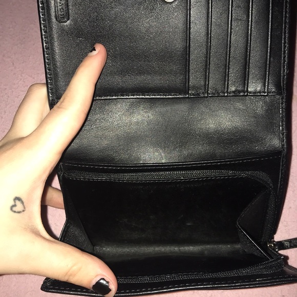 NWOT Coach Black Signature Buckle Wallet - Picture 5 of 8